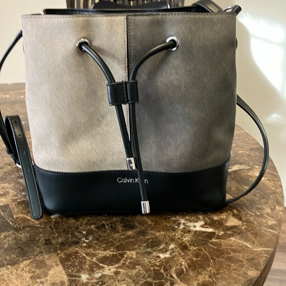 Calvin Klein Handbags - Beautiful Calvin Klein bucket bag. Used 1x for 1 hour brand new condition